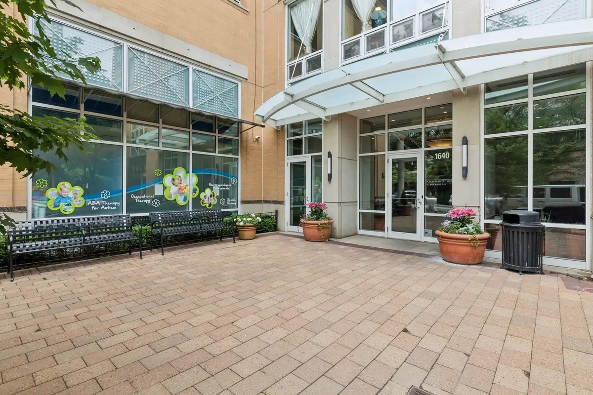 1640 Maple Avenue #1202, Evanston, IL 60201 - Image #1