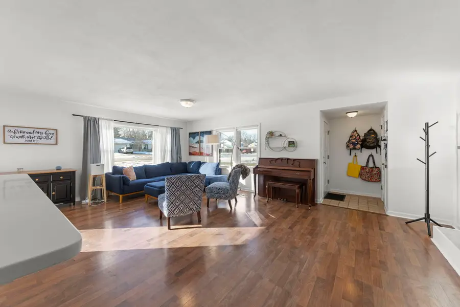 425 Wakeman Avenue, Wheaton, IL 60187 - Image #3