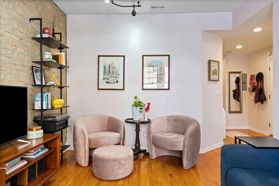 2476 N Albany Avenue #1, Chicago, IL 60647 - Image #3