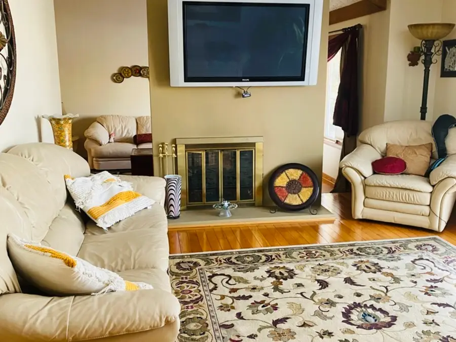 8315 Helen Court, Downers Grove, IL 60516 - Image #2