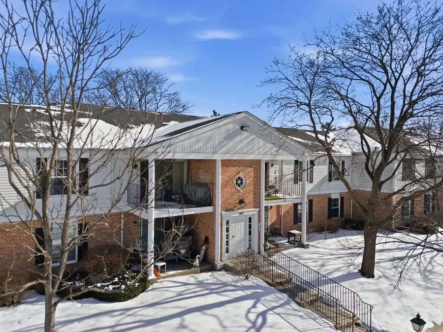 963 Golf Course Road #5, Crystal Lake, IL 60014 - Image #2