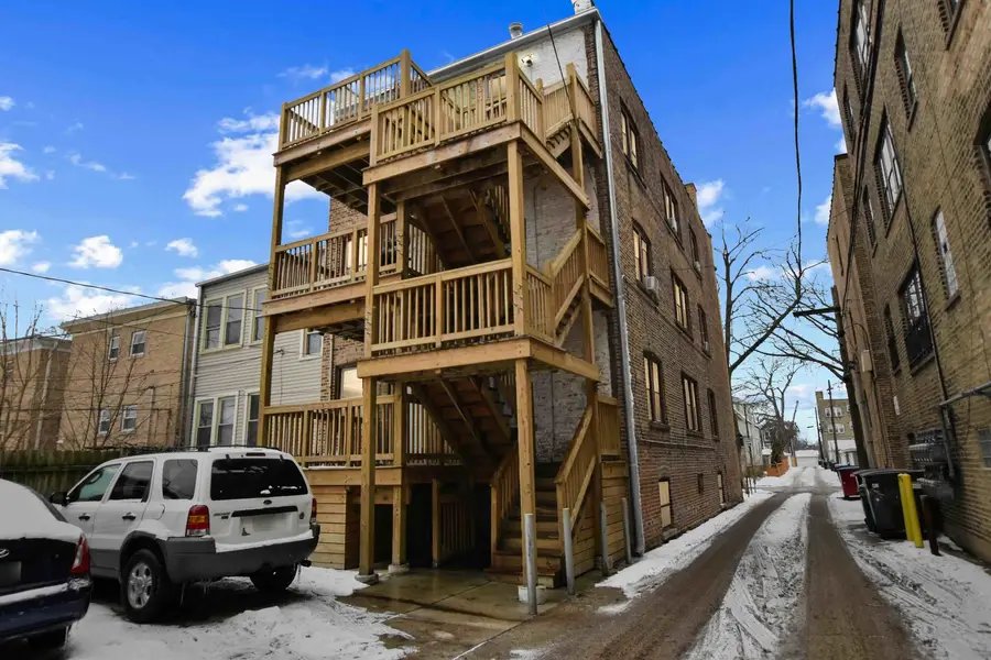 4043 N Sawyer Avenue, Chicago, IL 60618 - Image #3