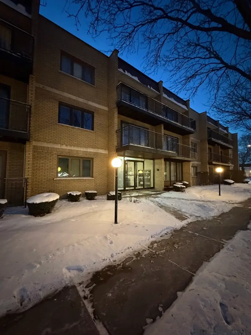 10002 S Pulaski Road #207, Oak Lawn, IL 60453 - Image #2