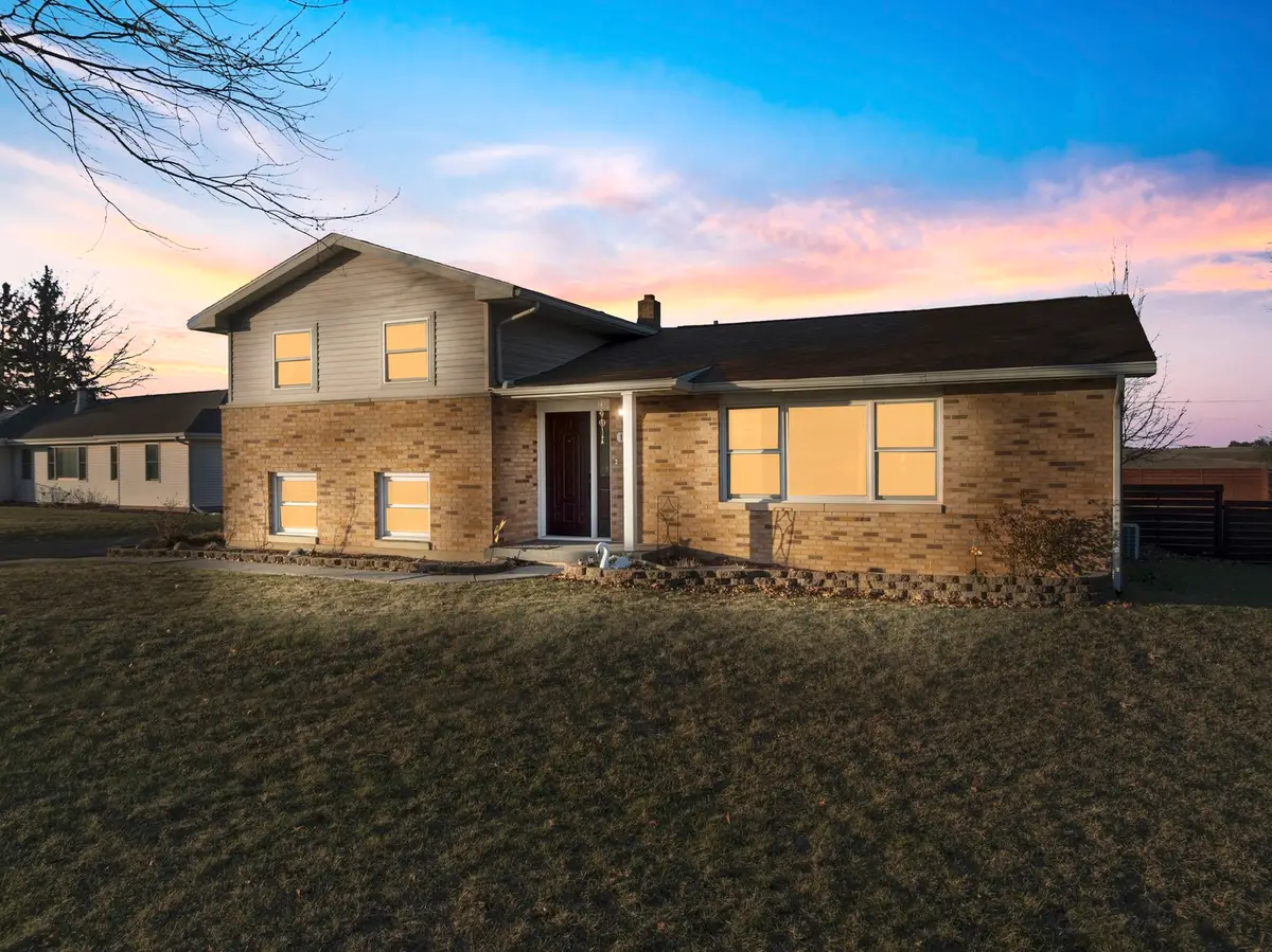 107 W Douglas Street, Carlock, IL 61725 - Image #1