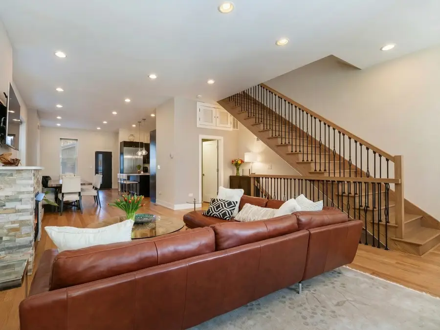 3604 S Prairie Avenue, Chicago, IL 60653 - Image #3