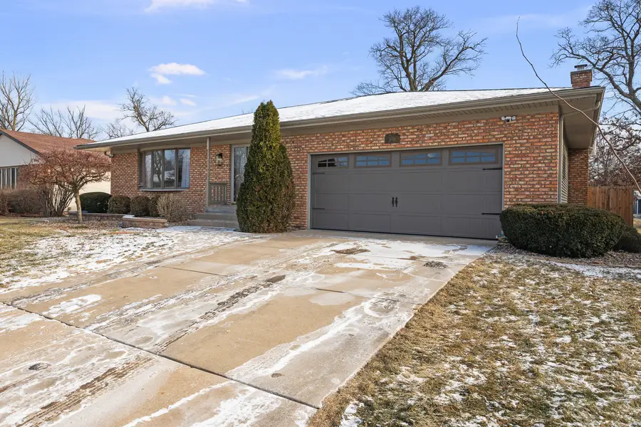 4074 4th Street B, East Moline, IL 61244 - Image #2