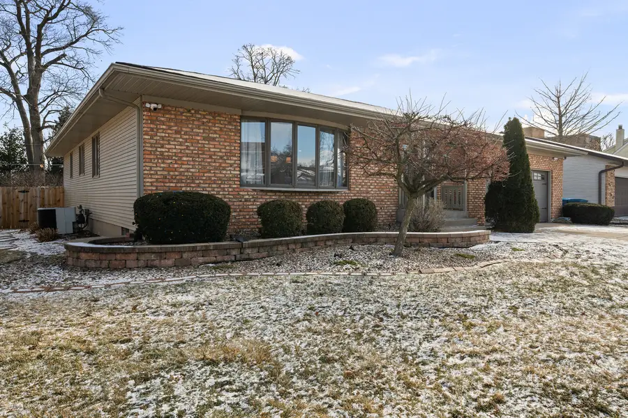 4074 4th Street B, East Moline, IL 61244 - Image #3