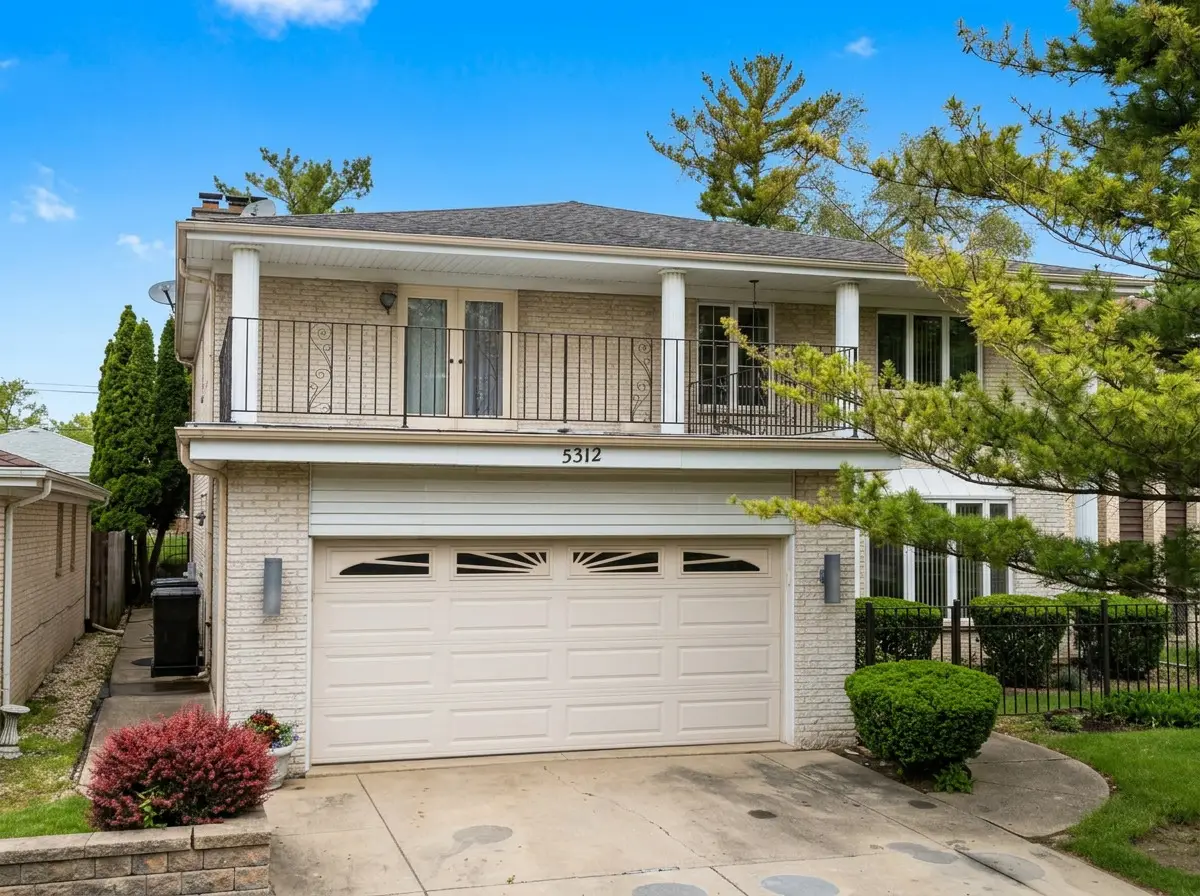 5312 Pratt Avenue, Skokie, IL 60077 - #1