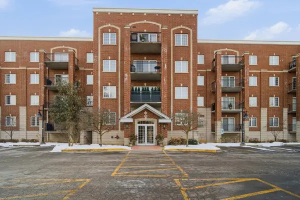 1479 N Milwaukee Avenue #312, Libertyville, IL 60048
