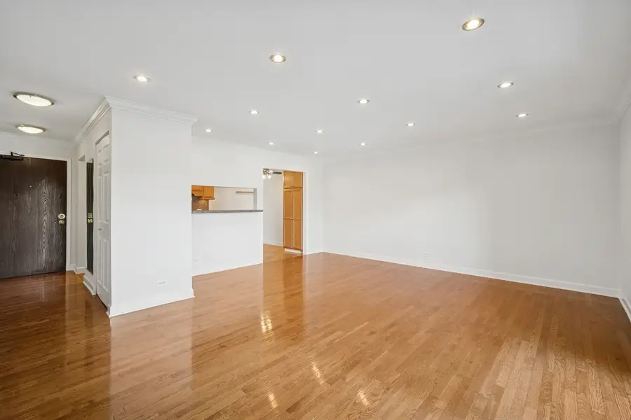 675 Grove Terrace #208, Elk Grove Village, IL 60007 - #3