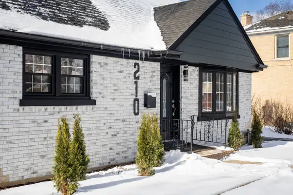 210 N Russel Street, Mount Prospect, IL 60056