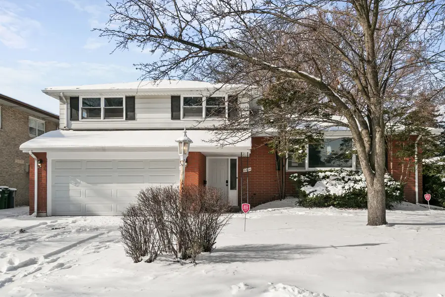 9204 Kedvale Avenue, Oak Lawn, IL 60453 - Image #2