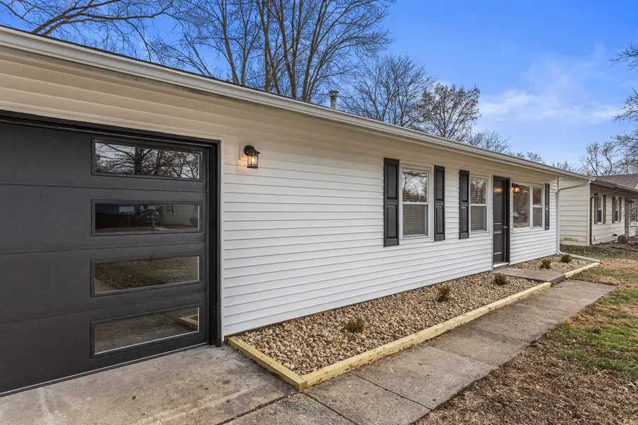 1710 Crescent Drive, Champaign, IL 61821 - #3