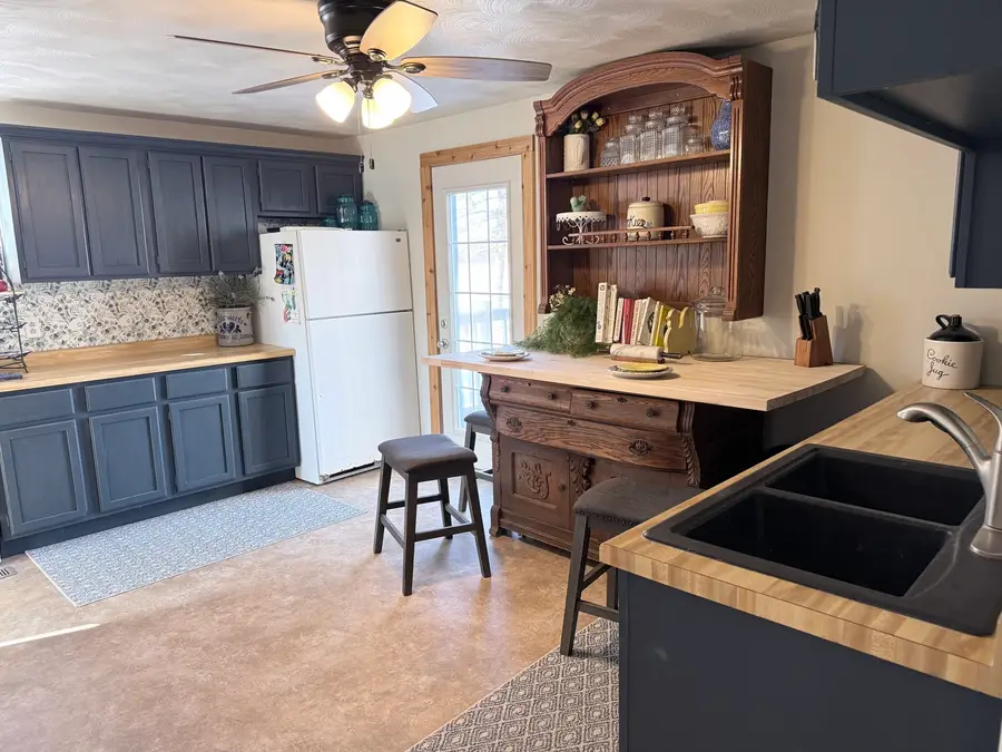 5550 S Baileyville Road, Baileyville, IL 61007 - #3