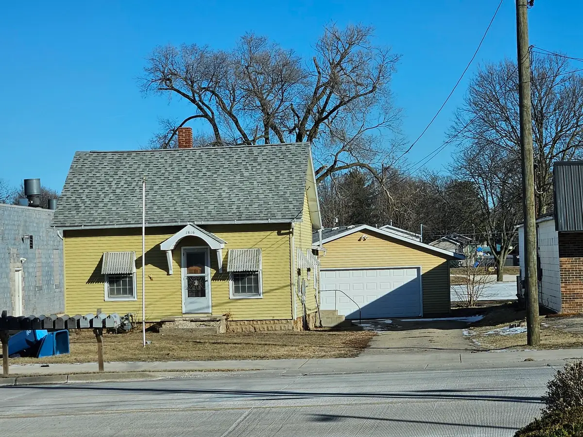 1816 Locust Street, Sterling, IL 61081 - Image #1
