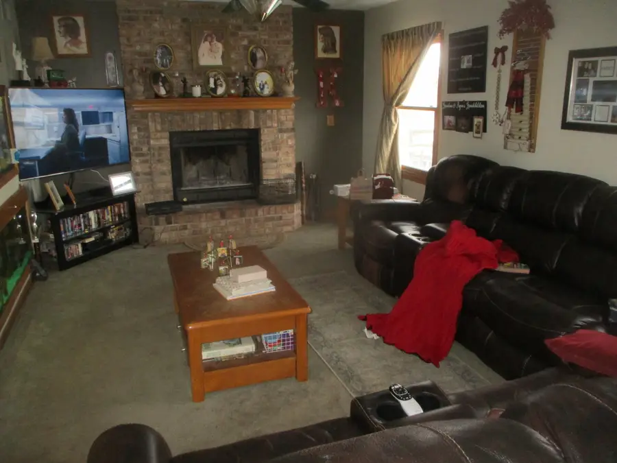 1864 N 2753rd Road, Ottawa, IL 61350 - #2