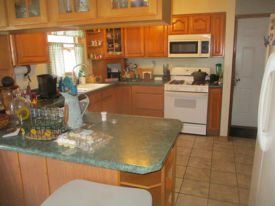 1864 N 2753rd Road, Ottawa, IL 61350 - #3