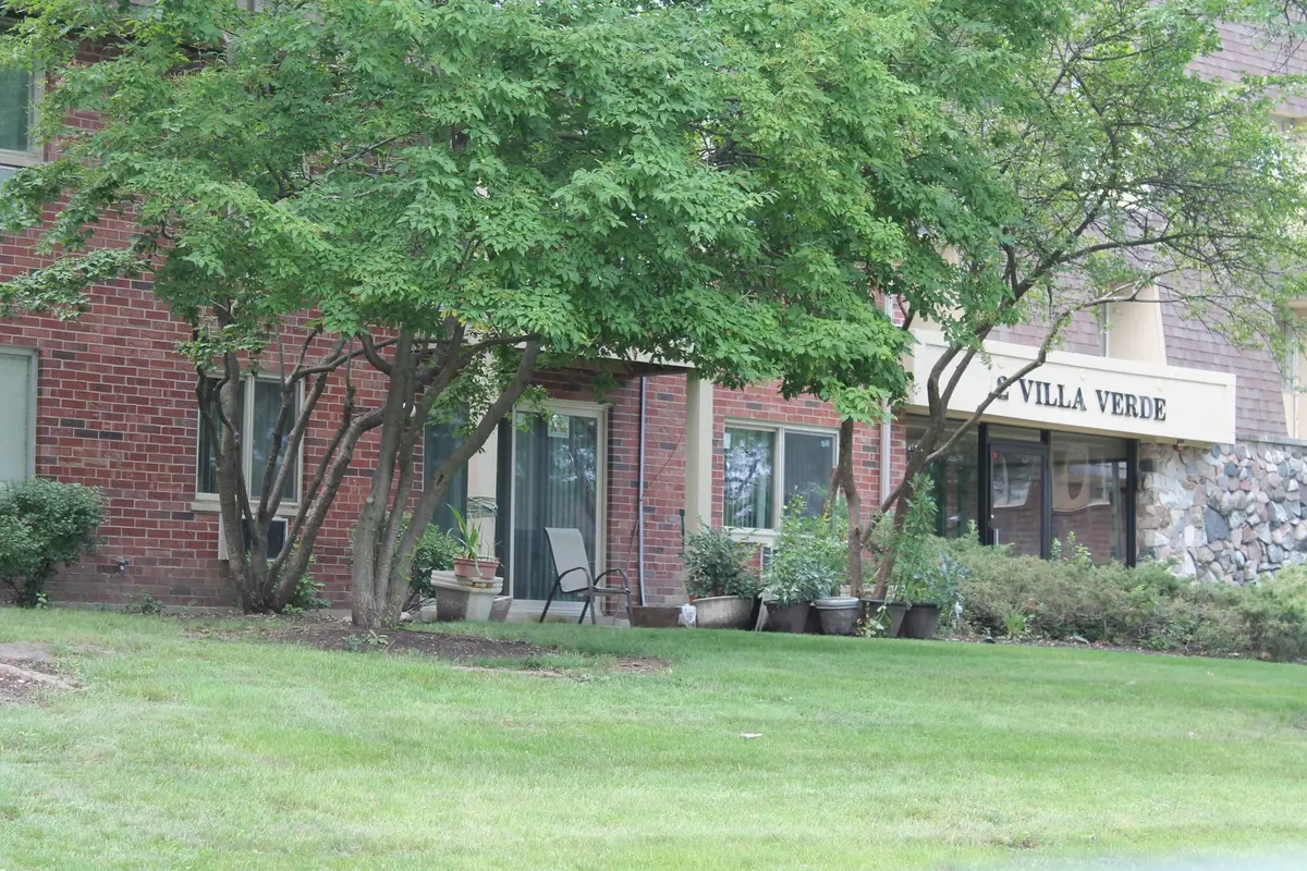 2 Villa Verde Drive #108, Buffalo Grove, IL 60089 - Image #1