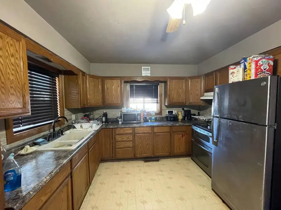 1245 W Violet Street, Freeport, IL 61032 - #3