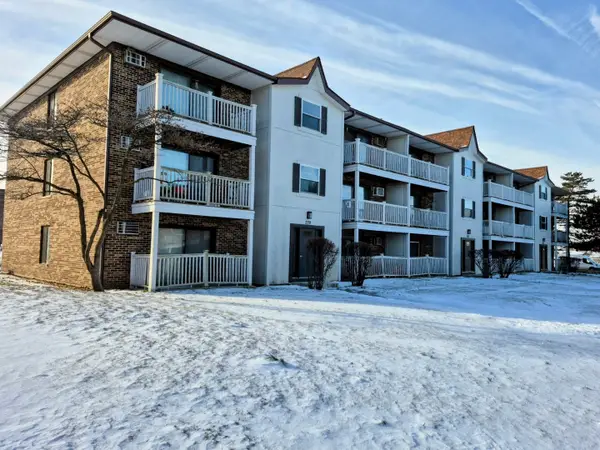 239 Gregory Street #8, Aurora, IL 60504