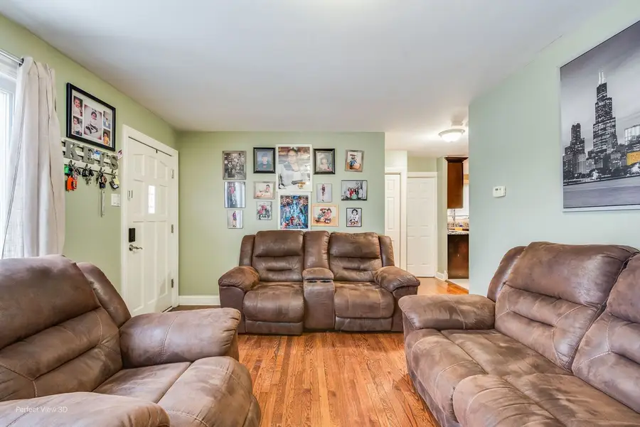 8254 Linder Avenue, Burbank, IL 60459 - Image #3