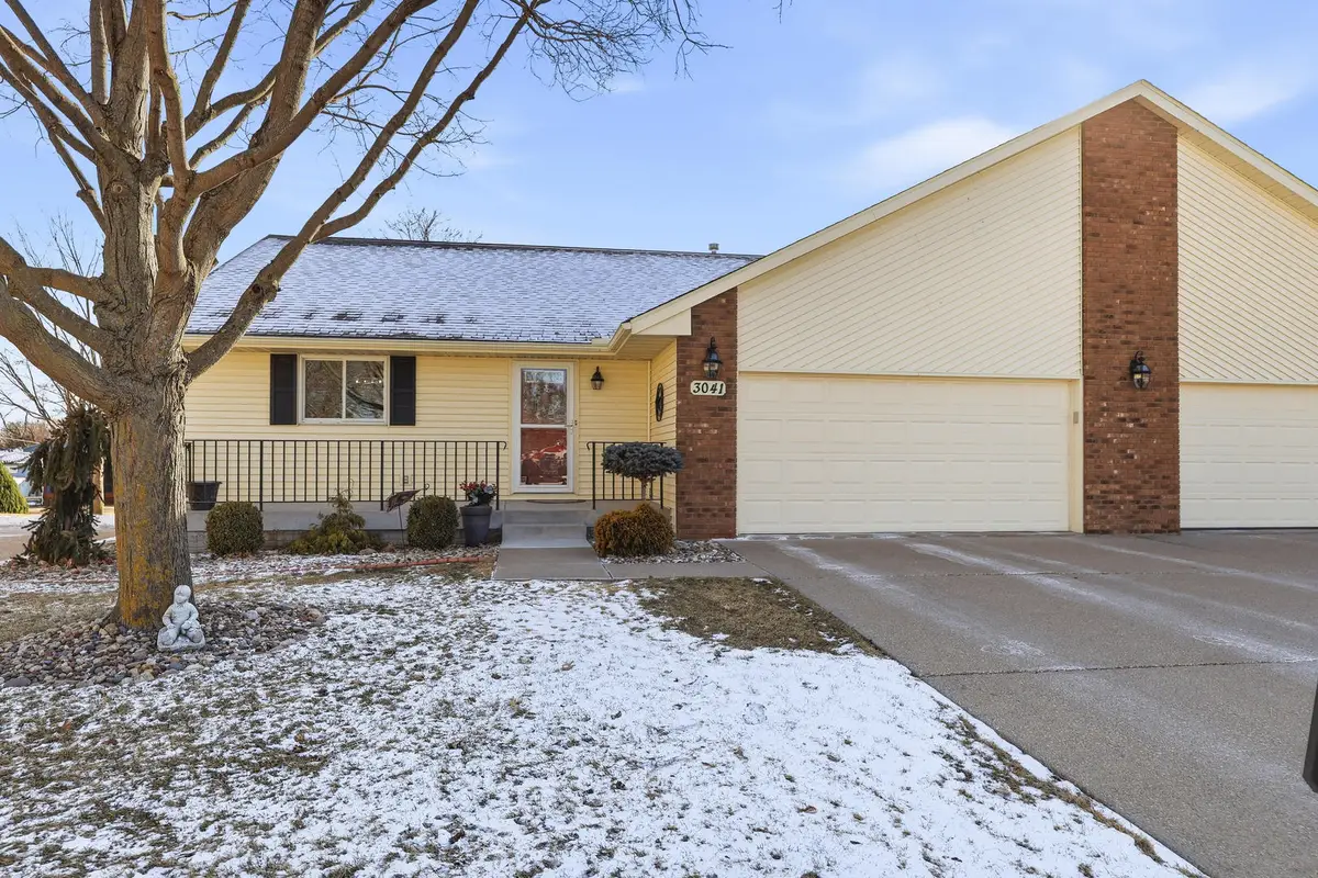 3041 55th Street, Moline, IL 51265 - Image #1