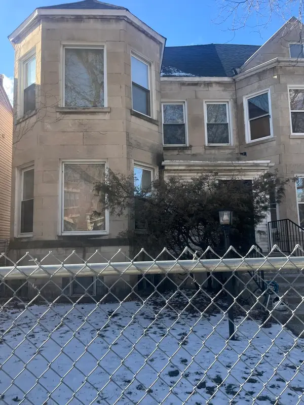 Address Withheld By Seller, Chicago, IL 60637