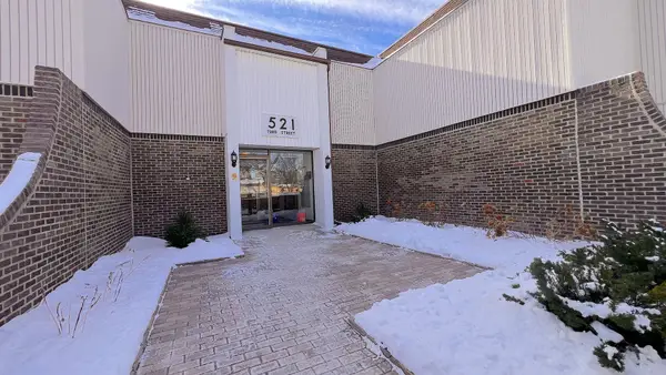 521 73rd Street #105, Downers Grove, IL 60516