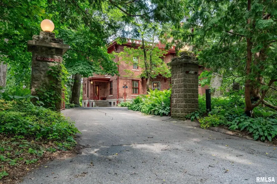 5418 Chapel Hill Road, Davenport, IA 52802 - Image #3