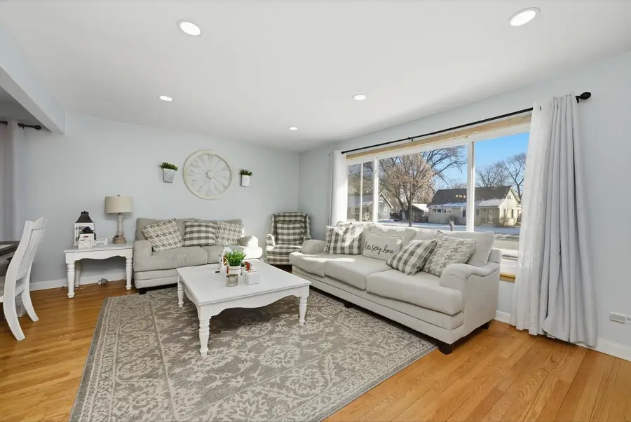 8930 Mcvicker Avenue, Oak Lawn, IL 60453 - Image #3