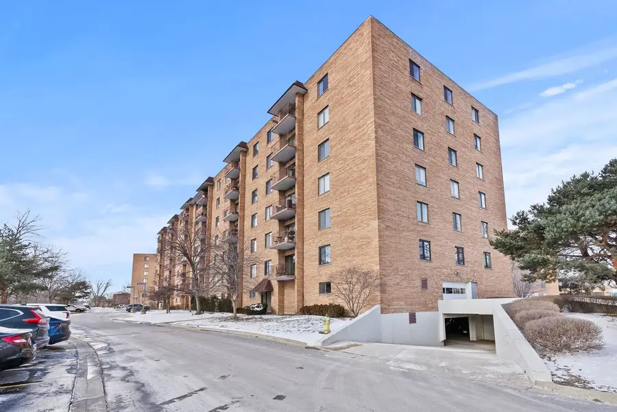 1777 W Crystal Lane #307D, Mount Prospect, IL 60056 - Image #3