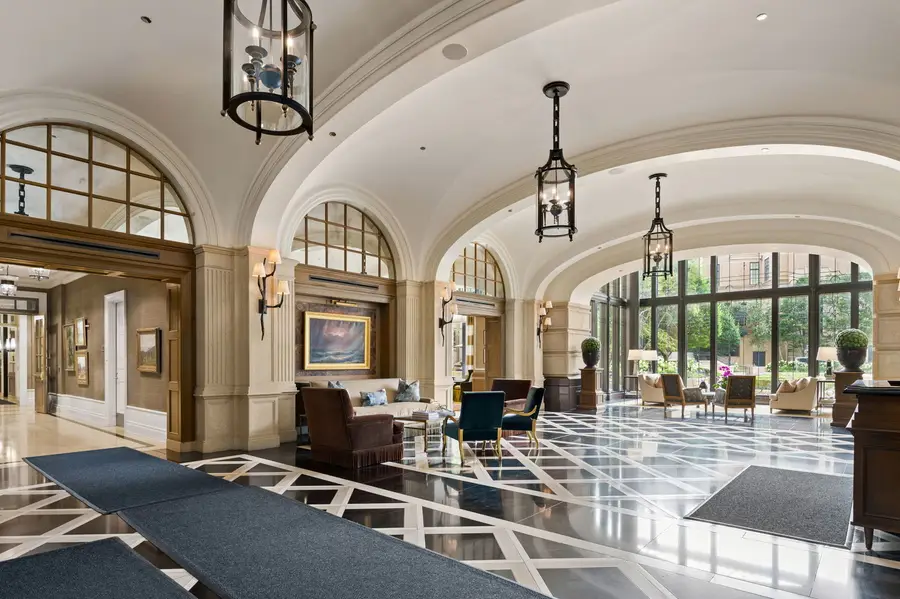 2550 N Lakeview Avenue #S201, Chicago, IL 60614 - Image #2