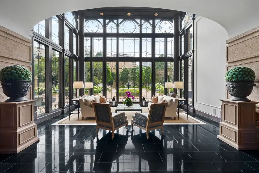 2550 N Lakeview Avenue #S201, Chicago, IL 60614 - Image #3