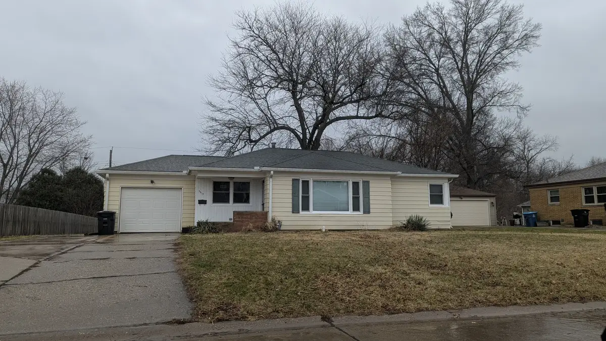 3919 35th Street, Rock Island, IL 61201 - #1