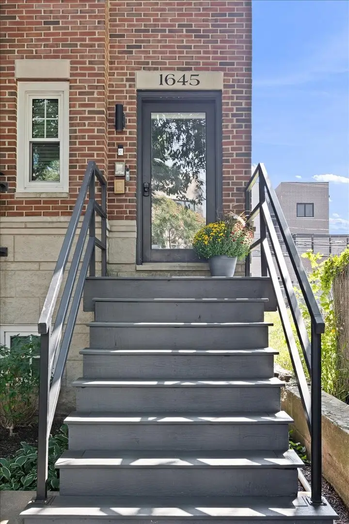 1645 W Wolfram Street #1, Chicago, IL 60657 - Image #3