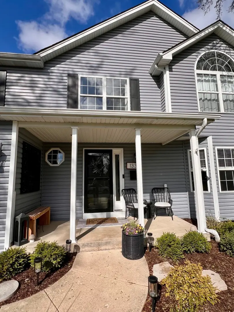 1331 S 7th Street, Saint Charles, IL 60174 - #3