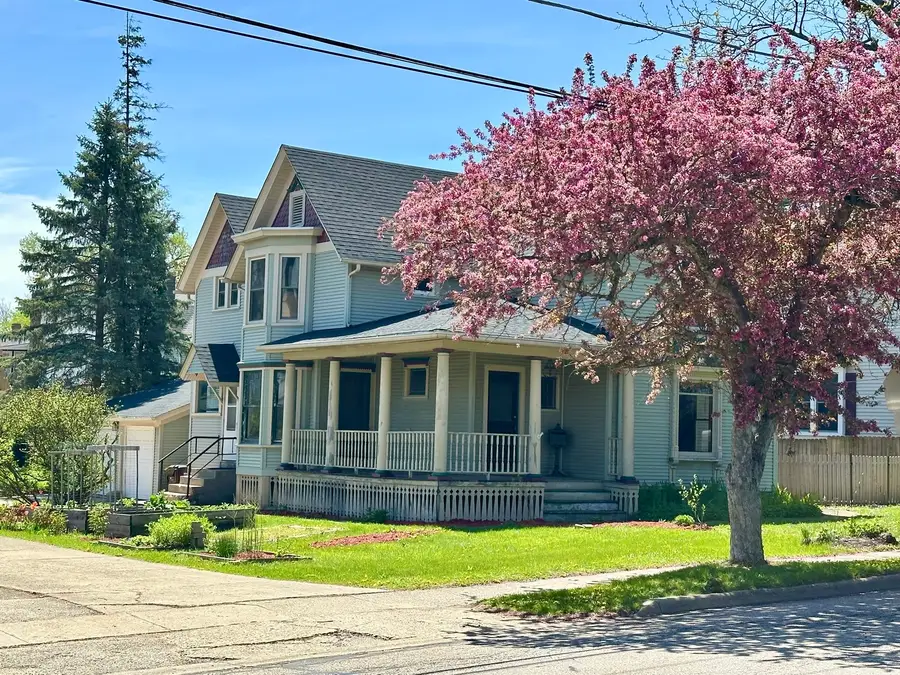 319 W South Street, Woodstock, IL 60098 - #3