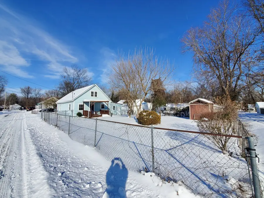 511 W Baird Street, Carbondale, IL 62901 - Image #2