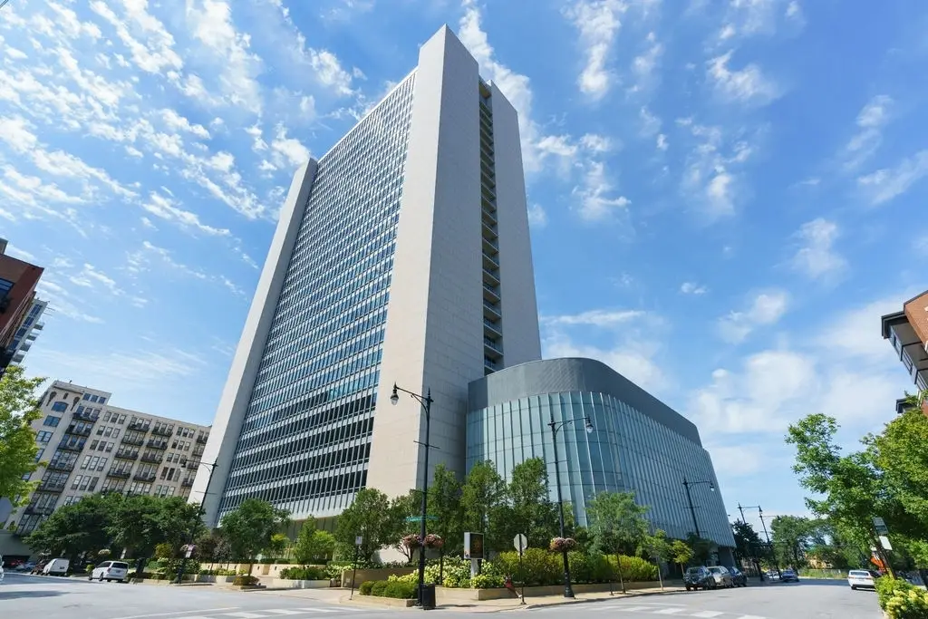 500 W Superior Street #802, Chicago, IL 60654 - #1