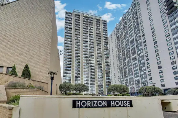 5733 N Sheridan Road #23B, Chicago, IL 60660