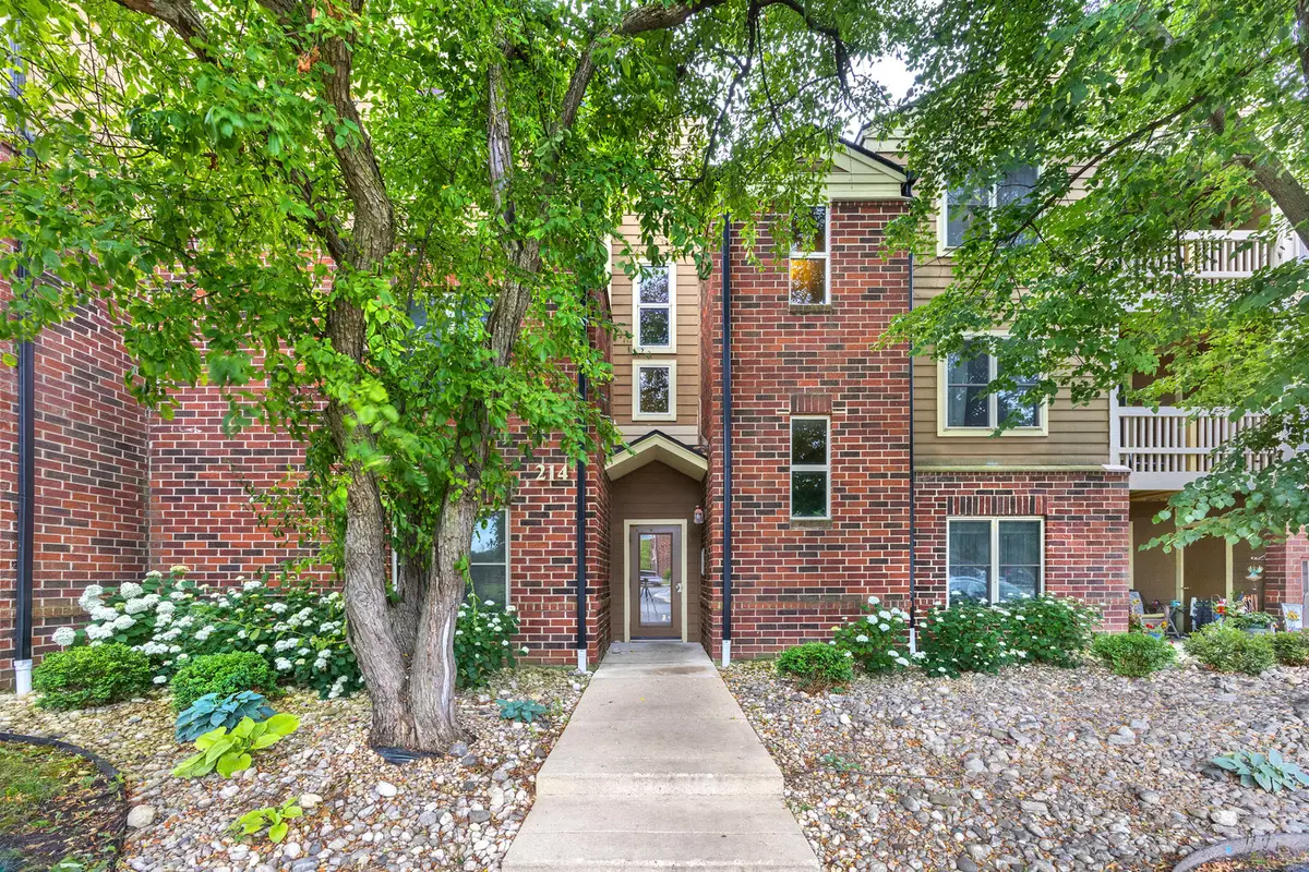214 Glengarry Drive #201, Bloomingdale, IL 60108 - #1
