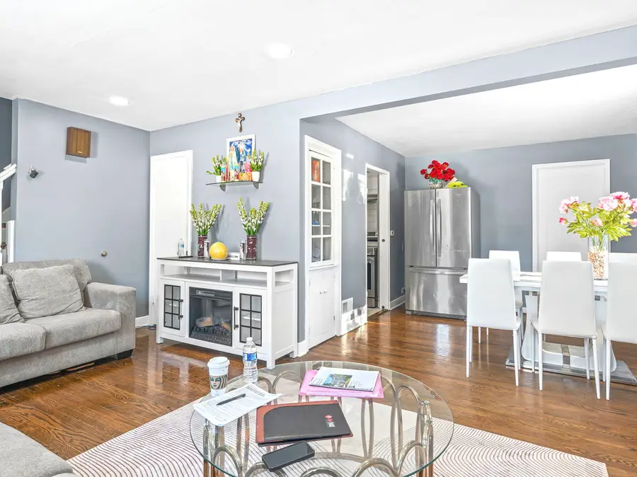 6709 N Kolmar Avenue, Lincolnwood, IL 60712 - #3