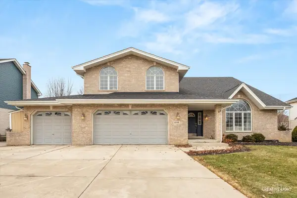 8146 Hampton Drive, Woodridge, IL 60517