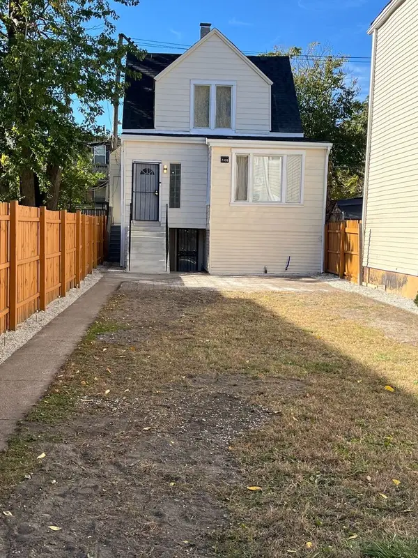 7438 S Champlain Avenue, Chicago, IL 60619