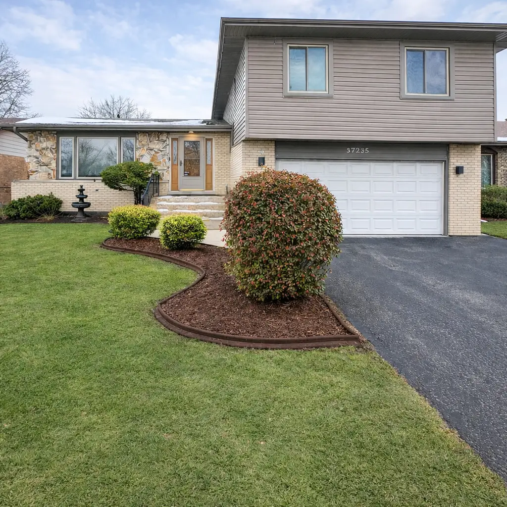 17125 Cregier Avenue, South Holland, IL 60473 - Image #1