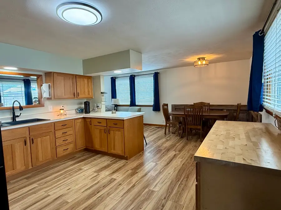 804 S Victor Street, Christopher, IL 62822 - Image #3