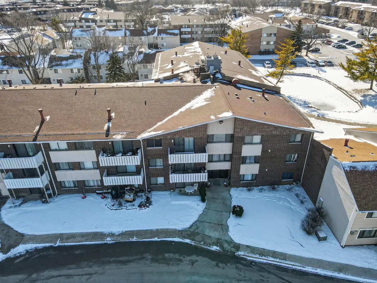 3000 Bayside Drive #202, Palatine, IL 60074 - Image #1