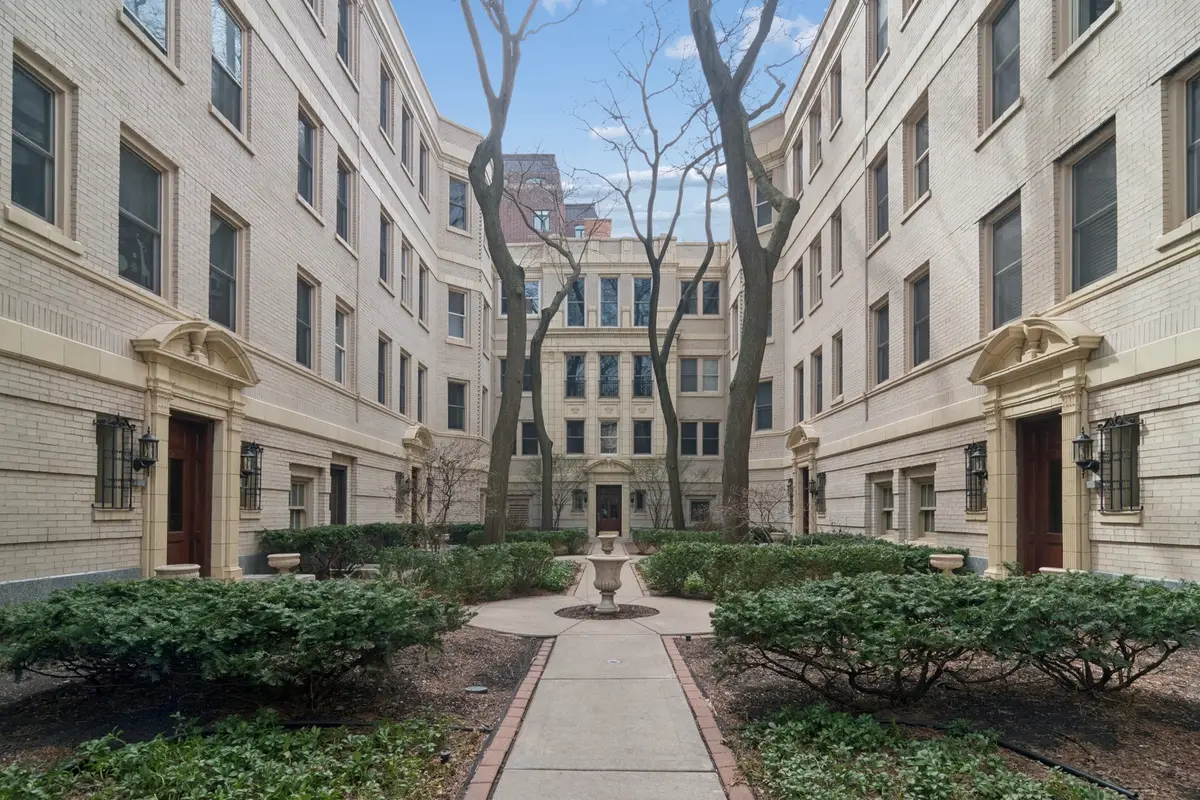 435 W Aldine Avenue #17, Chicago, IL 60657 - #1