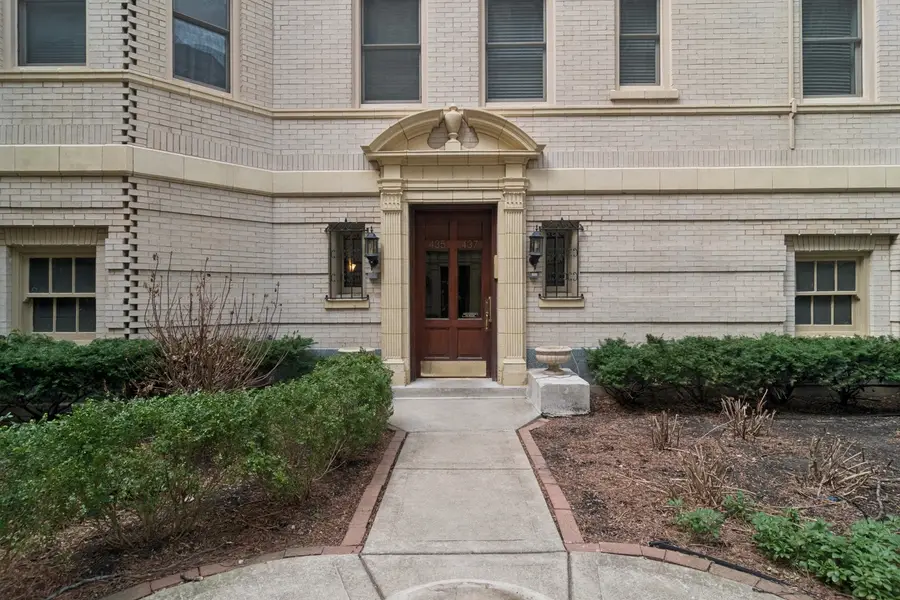435 W Aldine Avenue #17, Chicago, IL 60657 - #2