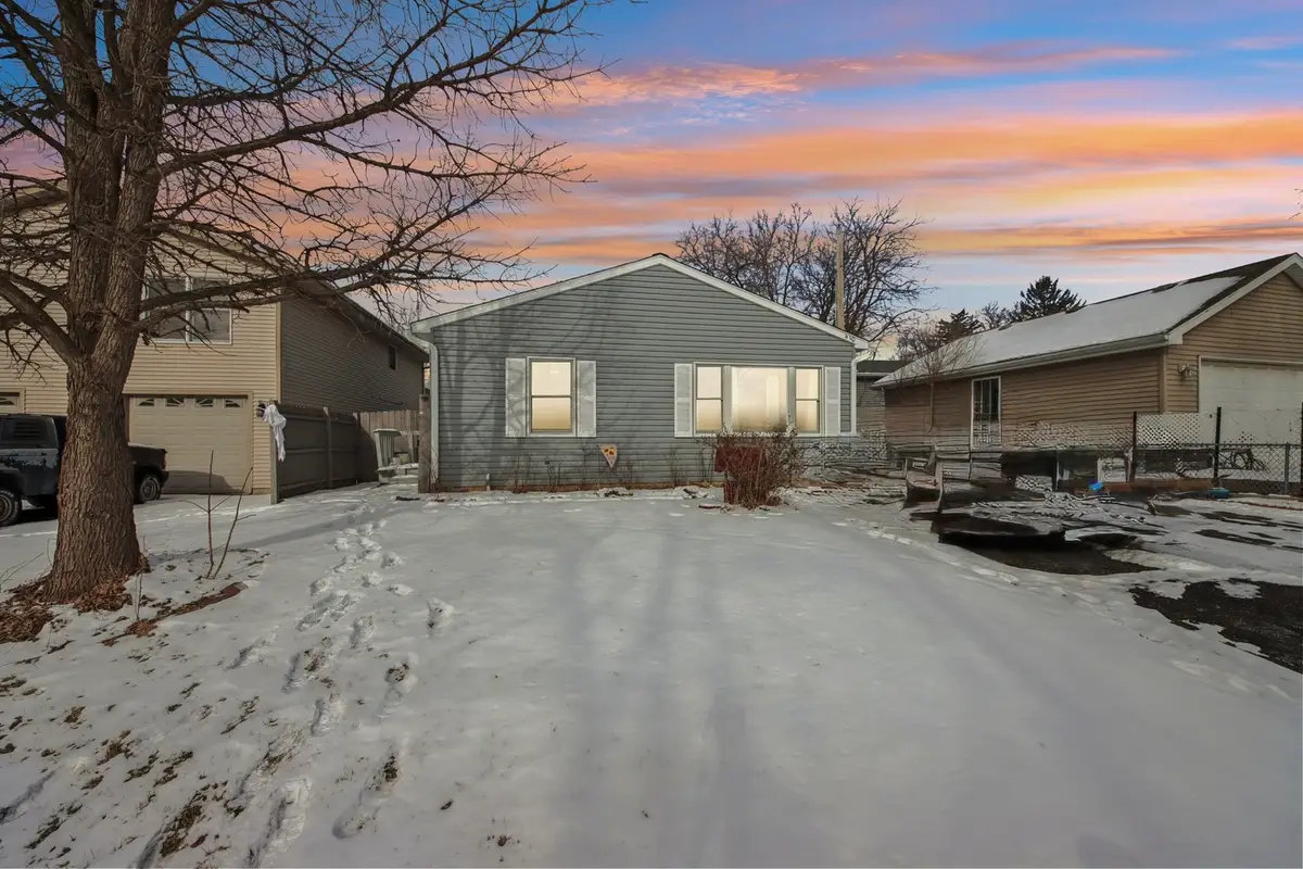 410 W Riverside Drive, Lakemoor, IL 60051 - #1